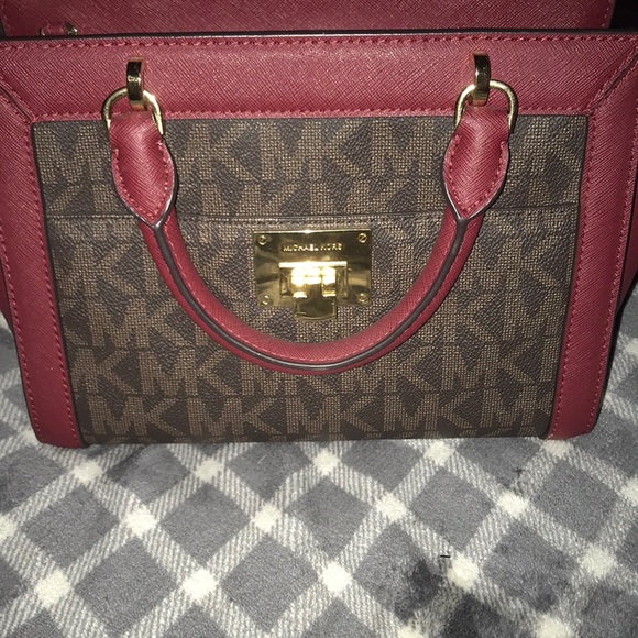 Michael Kors Purse - Picture 1 of 8